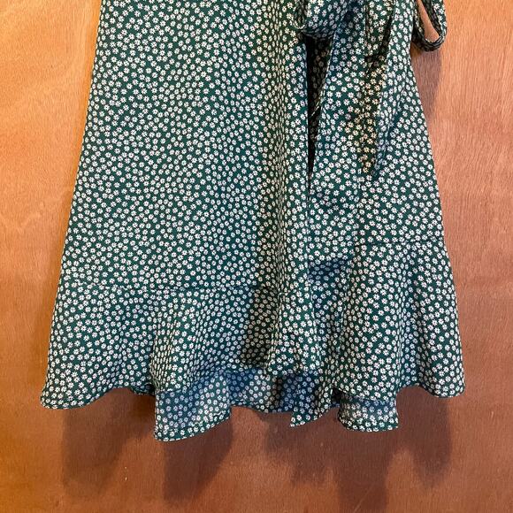 Abercrombie Wrap Dress Women’s XXS Green Floral Flutter Sleeve Boho Resort Beach - Picture 5 of 9